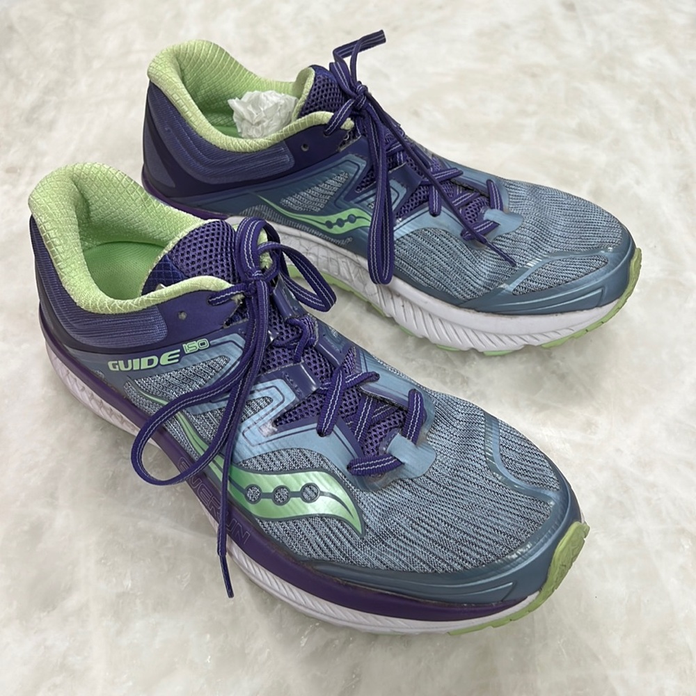 Saucony Guide ISO Shoes - Size 9.5. Lightly Used.